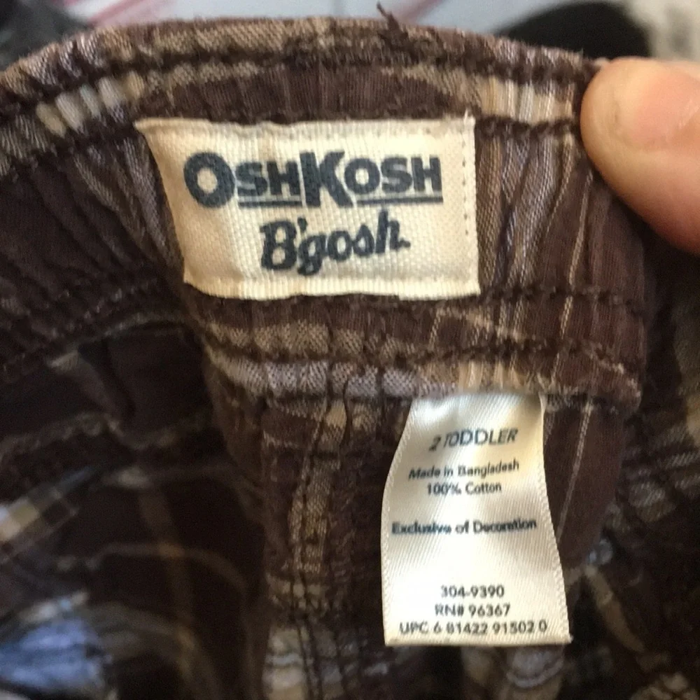 Boys Oshkosh shorts 2t